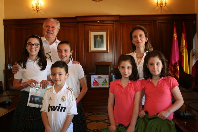 Los escolares reflejan en sus creaciones su visión sobre el medio ambiente y el reciclaje - 4, Foto 4