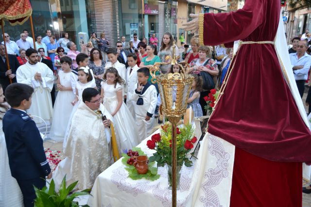 Las procesiones del Corpus Christi congregan a más de un centenar de niños de comunión - 3, Foto 3