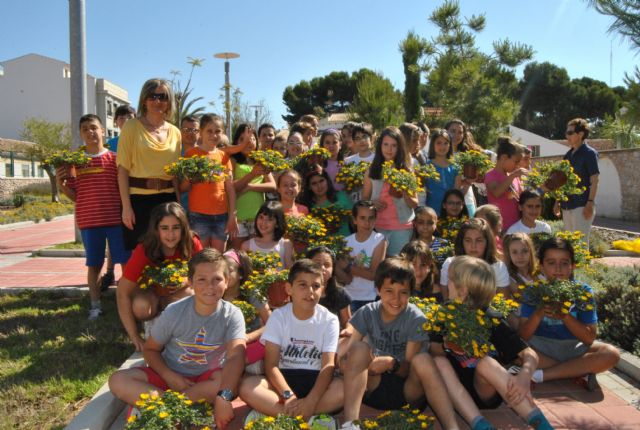 Los escolares descubren las plantas autóctonas - 1, Foto 1