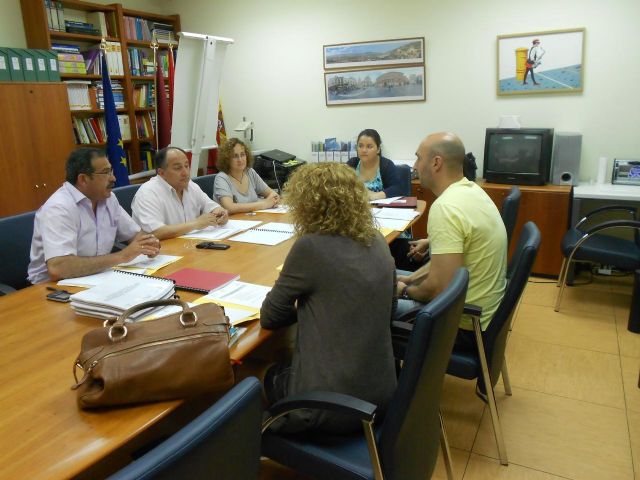 Puesta a punto de una treintena de colegios durante el verano - 1, Foto 1