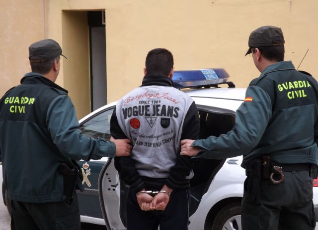 La Guardia Civil detiene a una persona dedicada a cometer robos con violencia e intimidación en Cieza - 1, Foto 1