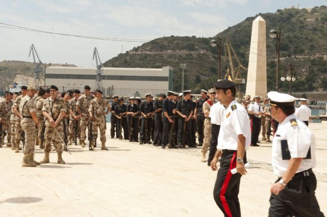 Las tropas ultiman detalles para la entrega de la bandera de la Escuela de Infantería de Marina - 1, Foto 1