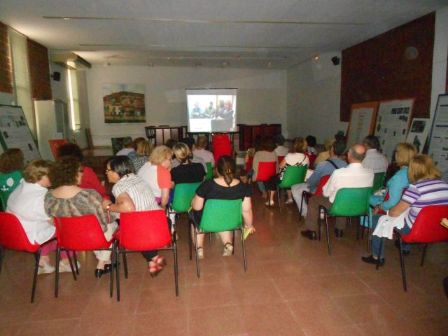 El Puntal despide la exposición ´La otra historia´, en la que ha participado el Centro de la Mujer y el Centro de Mayores de la pedanía - 2, Foto 2
