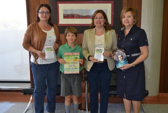 El Ayuntamiento elige un dibujo del niño Mario Torres como imagen del Libro de las Fiestas 2013 - 1, Foto 1