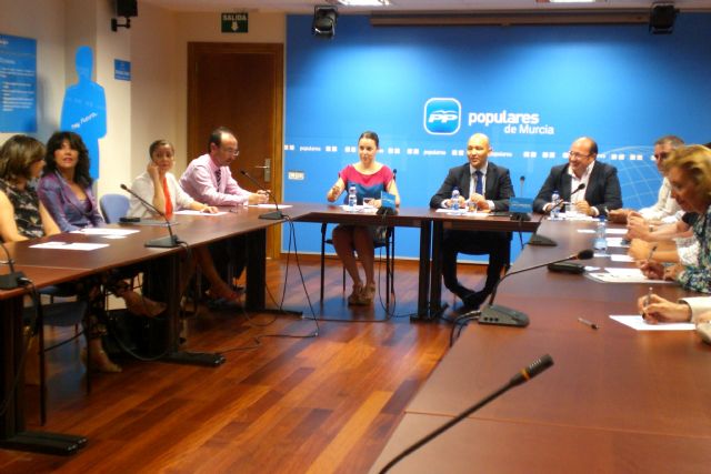 García-Legaz: El Plan Integral aprobado hoy es un balón de oxígeno para el comercio - 1, Foto 1