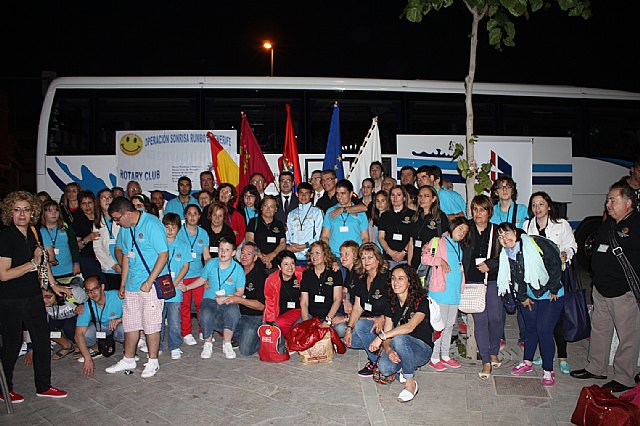 Una veintena de jóvenes con discapacidad viajan a Tenerife dentro de la ´Operación Sonrisa´ - 1, Foto 1