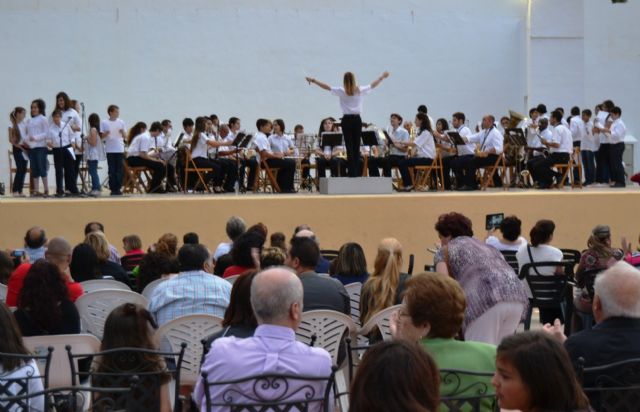 La banda municipal acerca la música en directo a los niños pinatarenses en un concierto didáctico - 2, Foto 2