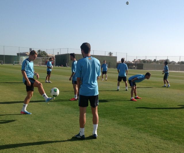 España sub20 ya se entrena en Pinatar Arena - 1, Foto 1