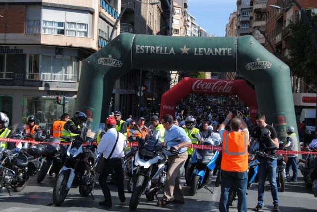Bascuñana da la salida a los participantes en la XVIII Ruta Mototurística 2013, Foto 2