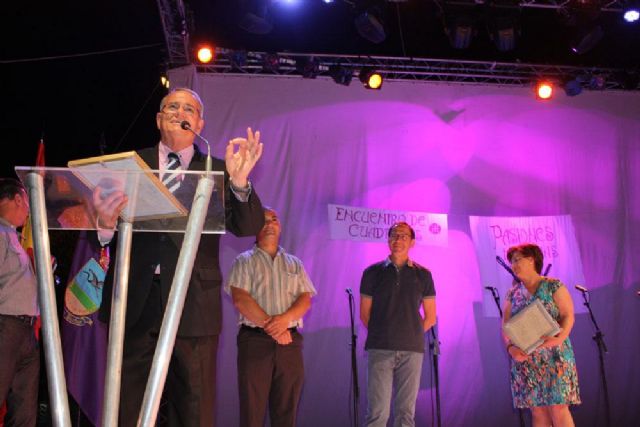 El Alcalde se suma al homenaje ofrecido a Cardoso I en el primer Encuentro de Cuadrillas de Llano de Brujas - 2, Foto 2
