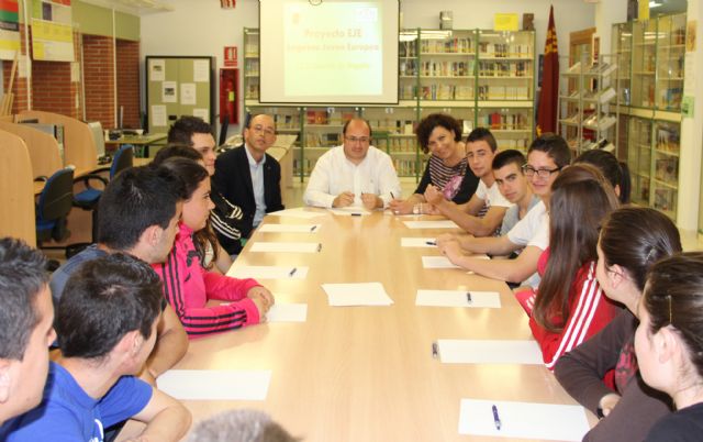 El Ayuntamiento solicita incorporar programas de primeros auxilios, seguridad vial y emergencias en la formación de los centros educativos - 1, Foto 1