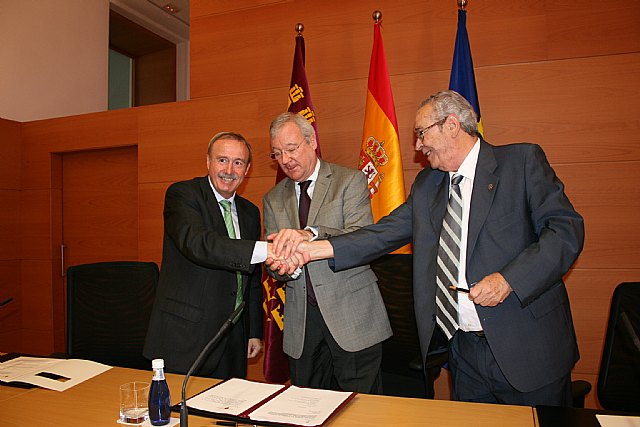 Valcárcel resalta la generosidad y solidaridad del Museo Salzillo y la Fundación Antonio Campillo para exhibir la obra del maestro - 2, Foto 2