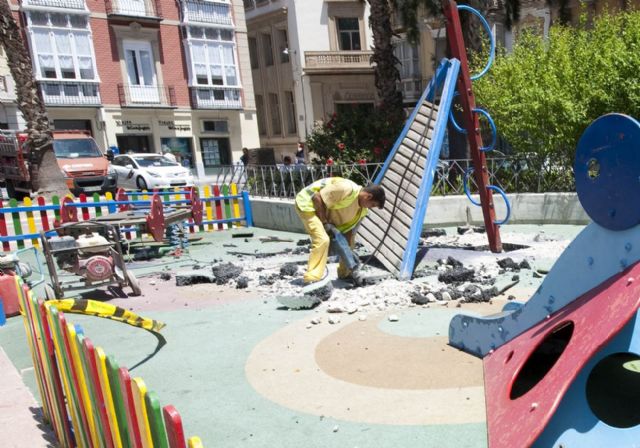 El traslado de juegos infantiles y kioscos inician las obras de la plaza San Francisco - 3, Foto 3