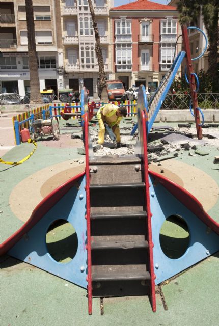 El traslado de juegos infantiles y kioscos inician las obras de la plaza San Francisco - 5, Foto 5