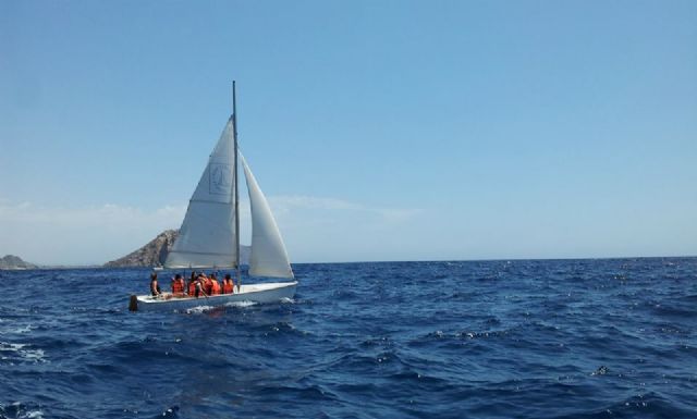 Durante el curso escolar 12/13 el Departamento de Educación Física del IES Francisco Ros Giner ha desarrollado una campaña para fomentar el deporte y los hábitos saludables - 1, Foto 1