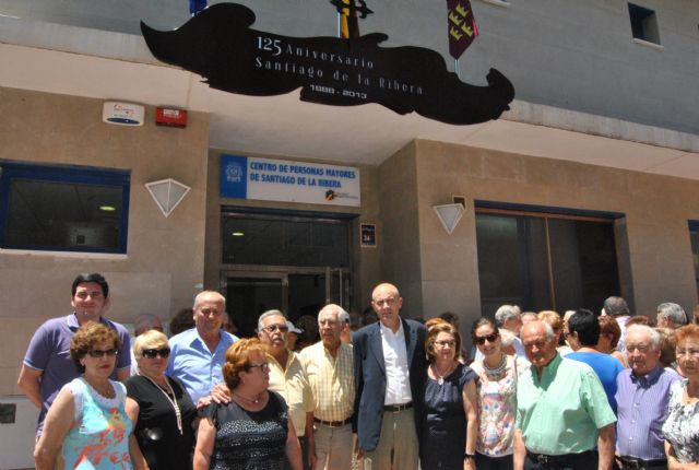 El Centro de Mayores de Santiago de la Ribera recordará siempre el 125 Aniversario de la localidad - 1, Foto 1