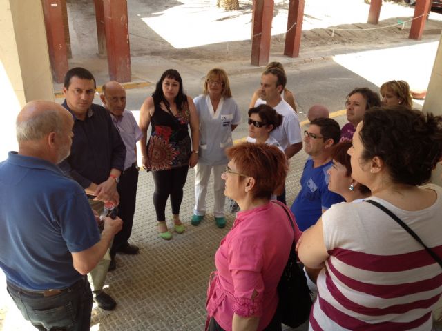 IU-Verdes insta a Sanidad a que exija a la concesionaria de la limpieza de La Arrixaca que mantenga los empleos - 1, Foto 1