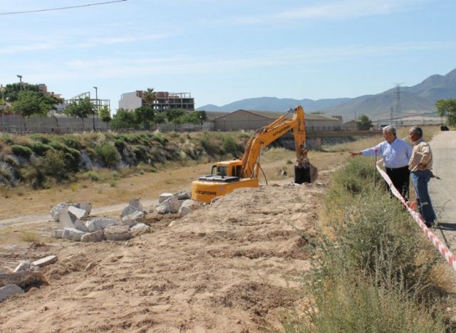 El Alcalde y el Concejal de Agricultura y Agua visitan las obras en la Rambla del Judío - 1, Foto 1