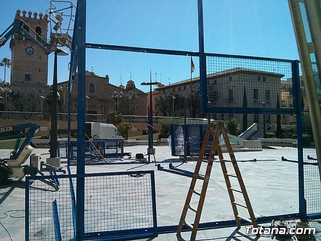 Instalan una pista de pádel portátil este fin de semana en la Plaza Balsa Vieja para dar a conocer y difundir esta modalidad deportiva, Foto 1