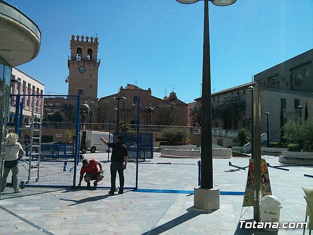 Instalan una pista de pádel portátil este fin de semana en la Plaza Balsa Vieja para dar a conocer y difundir esta modalidad deportiva, Foto 4