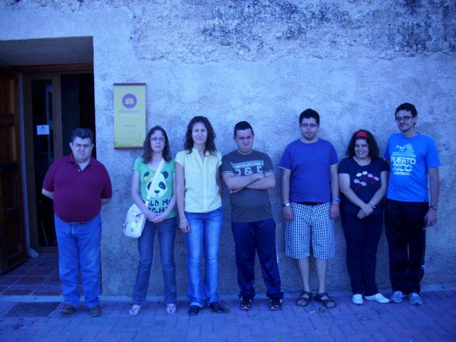 Alumnos de la Asociación TEDIS de Molina de Segura descubren los encantos históricos y artísticos de la Torre Vieja de Alguazas - 1, Foto 1