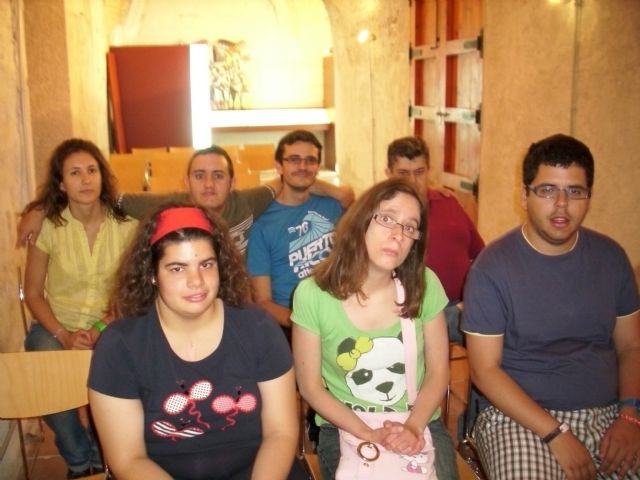 Alumnos de la Asociación TEDIS de Molina de Segura descubren los encantos históricos y artísticos de la Torre Vieja de Alguazas - 2, Foto 2