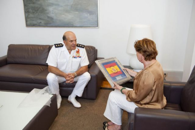 La alcaldesa recibe la visita del coronel de Infantería Marina y del nuevo director de La Opinión de Murcia - 2, Foto 2