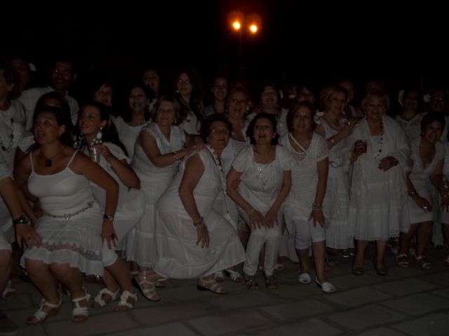 La Asociación de Mujeres de Alguazas monta de punta en blanco su tradicional Fiesta Ibicenca - 2, Foto 2