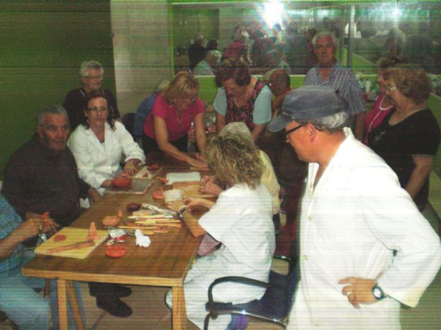 Los mayores de El Algar disfrutan pintando y modelando arcilla - 2, Foto 2