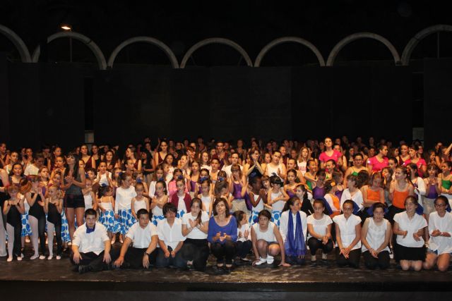 La Escuela de Danza del PDM despidió el curso con un festival en el auditorio municipal - 1, Foto 1