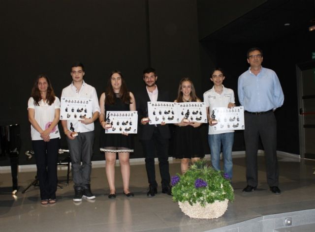 El Concejal de Educación presente en la Graduación de alumnos y alumnas del  Conservatorio Profesional de Música - 1, Foto 1