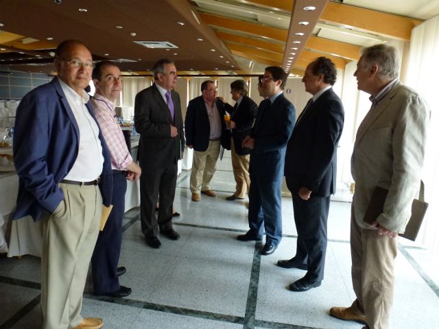 El PSOE exige a Valcárcel y a Rajoy que definan ya el momento de llegada del AVE a la Región - 1, Foto 1