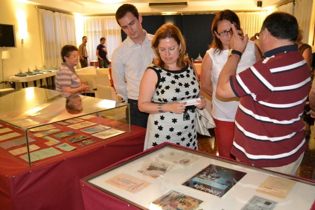 Una exposición recorre la historia de las fiestas patronales a través de carteles, programas y libros - 1, Foto 1
