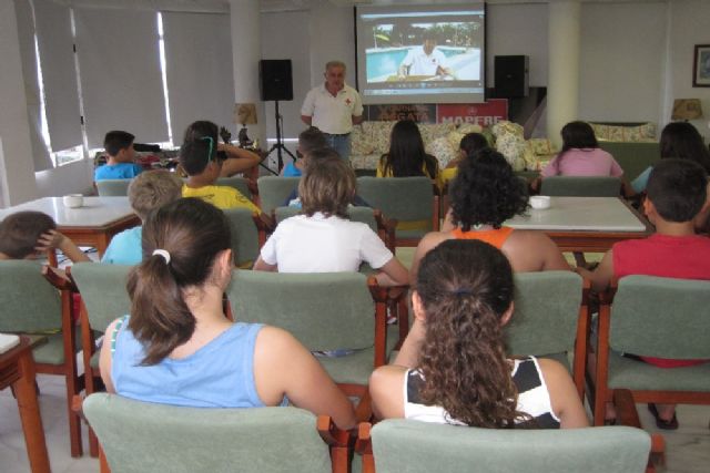 Cruz Roja Española en Águilas imparte Talleres Aprender en la Playa en el Club Náutico de la ciudad - 1, Foto 1