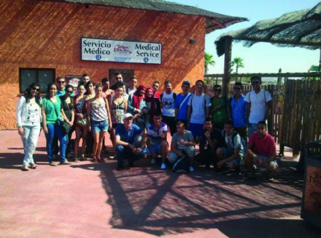 Convivencia intercultural de los jóvenes del Proyecto MUEVE-T en Terra Natura - 3, Foto 3