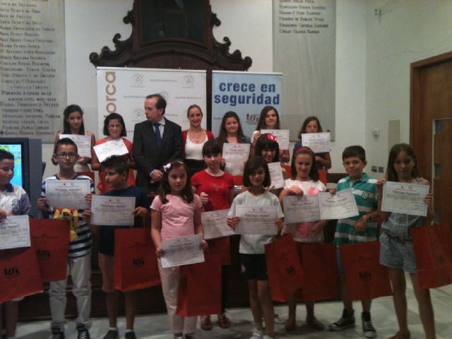Los alumnos de colegios de Lorca presentan 332 trabajos al concurso Crece en Seguridad - 1, Foto 1