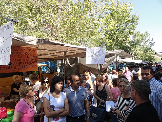 El Grupo Socialista apoya las movilizaciones contra el ´tasazo´ en los mercados y denuncia el acoso a los vendedores - 1, Foto 1