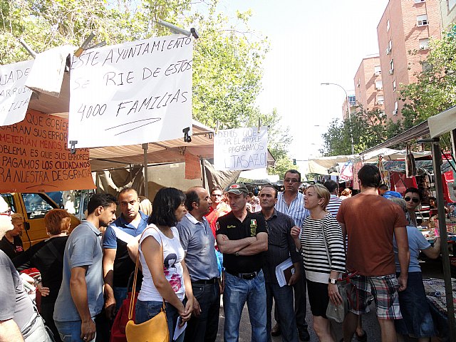El Grupo Socialista apoya las movilizaciones contra el ´tasazo´ en los mercados y denuncia el acoso a los vendedores - 2, Foto 2
