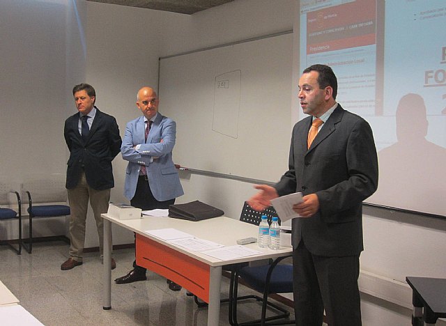 Dirigentes políticos de diferentes ayuntamientos aprenden a impulsar la apertura de datos en el ámbito municipal, Foto 1