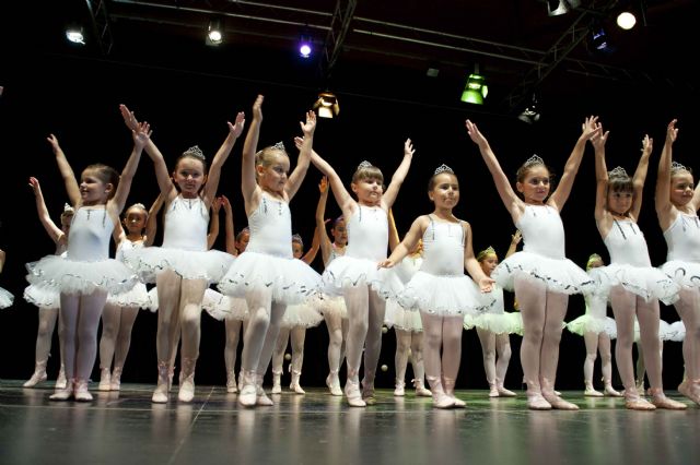 Clausura de curso de la Escuela Municipal de Danza en el Ramón Alonso Luzzy - 1, Foto 1