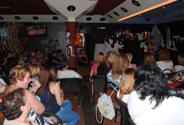 Las mujeres de la asociación Isabel González torreña despiden sus actividades 2012-13 - 1, Foto 1