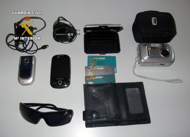 La Guardia Civil detiene a los autores de varios robos en viviendas por el método murciglero - 2, Foto 2