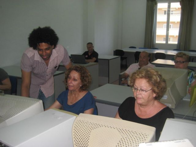 El manejo de la informática no encuentra límites de edad - 1, Foto 1