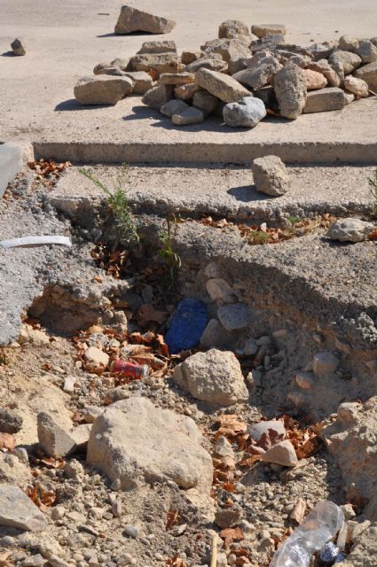 Prevenir accidentes, asegurar los puentes y limpiar el cauce de la Rambla de los Calderones - 1, Foto 1