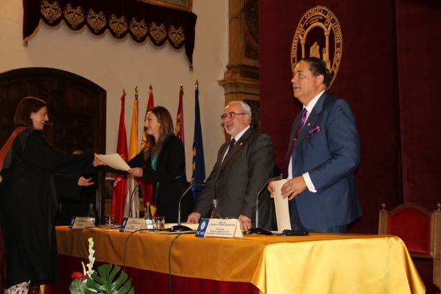 Acto de Imposición de Becas y Entrega de Diplomas a los alumnos de la III Promoción del Grado en Ingeniería Civil - 2, Foto 2