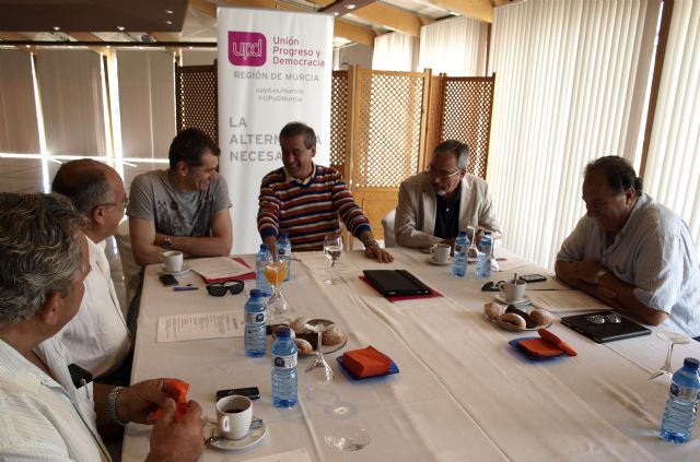 Encuentro de UPyD con COAG - 1, Foto 1