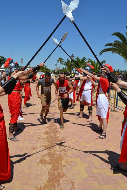 Más de 130 corredores sortean los 54 obstáculos de la carrera popular Pinatarius Obstaculum Cursus - 1, Foto 1