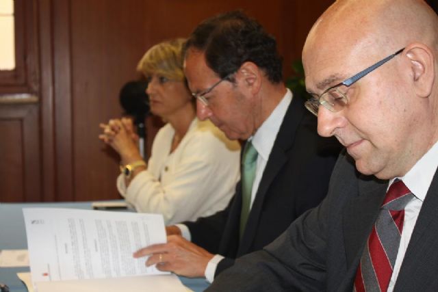 Los ciudadanos podrán gestionar todos sus tributos con el Ayuntamiento de Murcia desde las notarías - 2, Foto 2