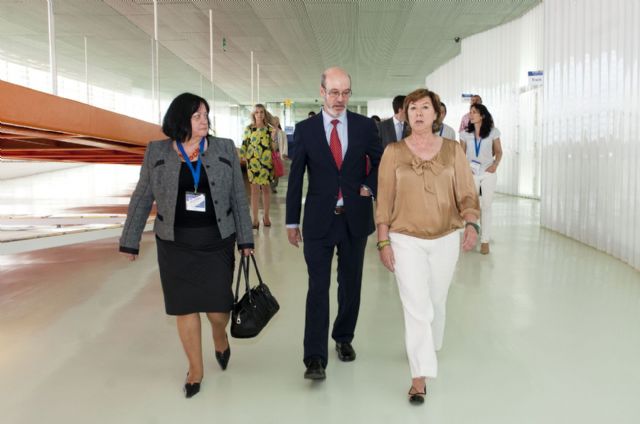 Expertos en fibra óptica procedentes de todo el mundo se dan cita en el ICTON - 1, Foto 1