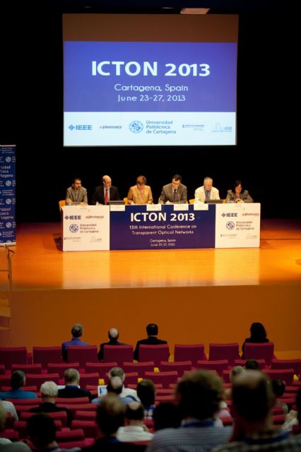 Expertos en fibra óptica procedentes de todo el mundo se dan cita en el ICTON - 4, Foto 4